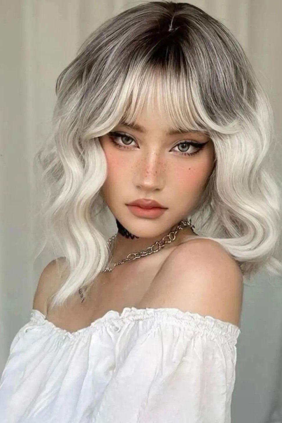 Ombre Short Wavy Cosplay Wigs with Bangs Light Platinum Bob Synthetic Hair - Labelle Boutique Hair   Ombre Short Wavy Cosplay Wigs with Bangs Light Platinum Bob Synthetic Hair 